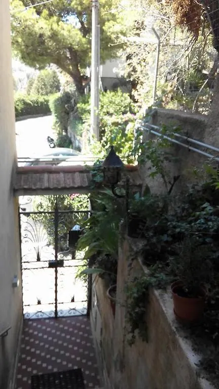 Franca'S Apartment Taormina 0*,